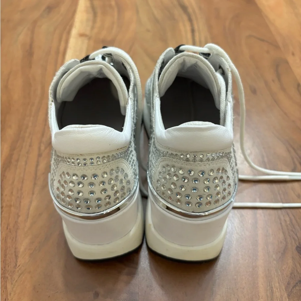 Wishbone Abby Crystal Platform Sneakers - Picture 6 of 15